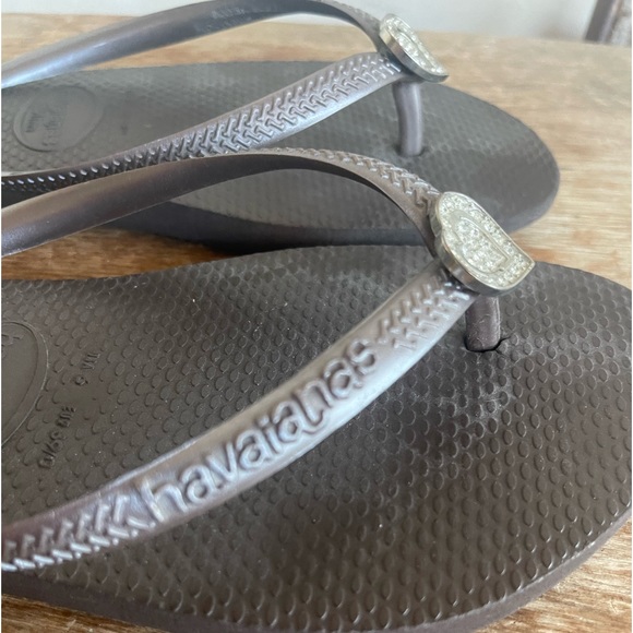 HAVAIANAS Flip Flops Embellished W/Crystal Hearts on Each Sandal 37-38 Preowned - Picture 10 of 12